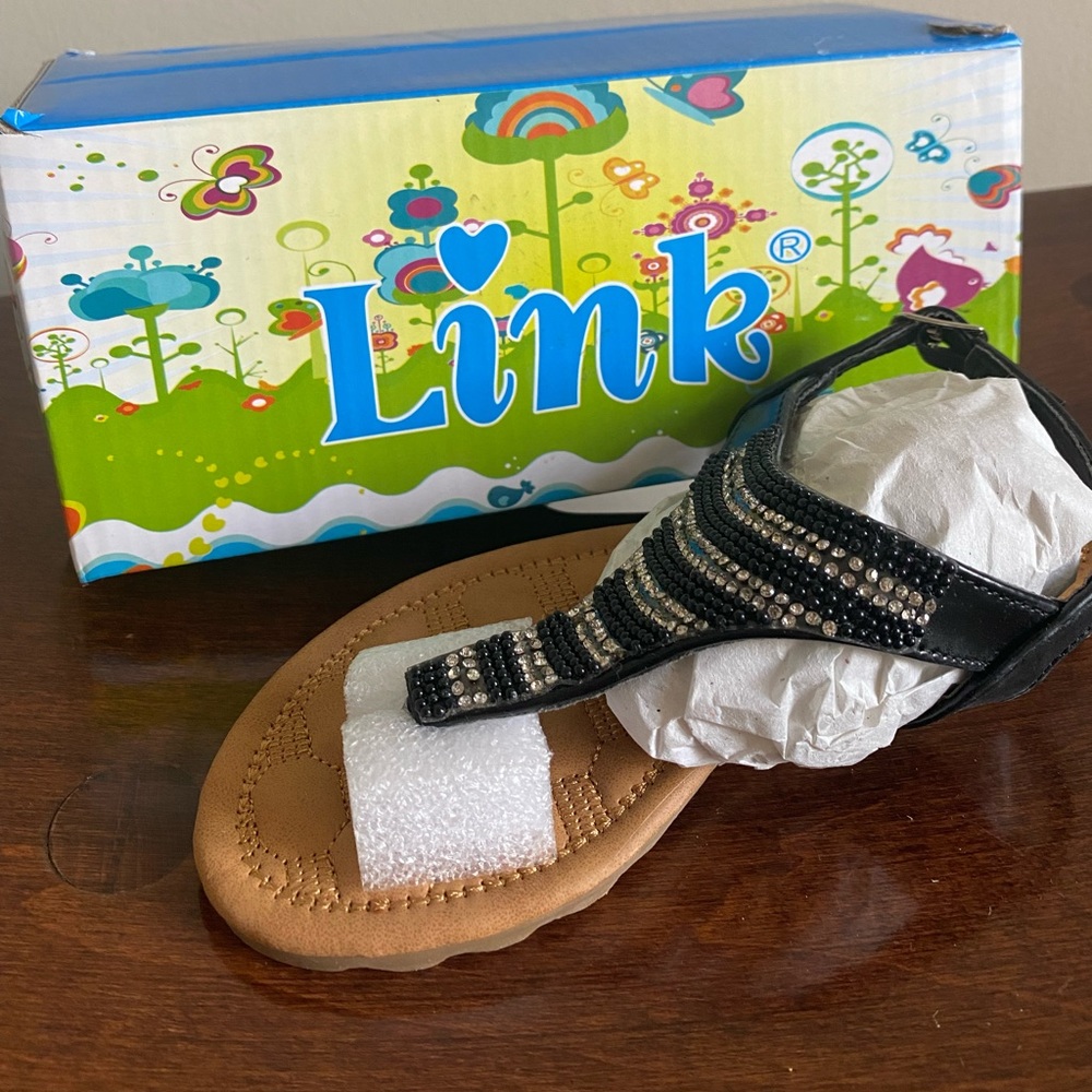 BNIB SIZE 11 Sandals